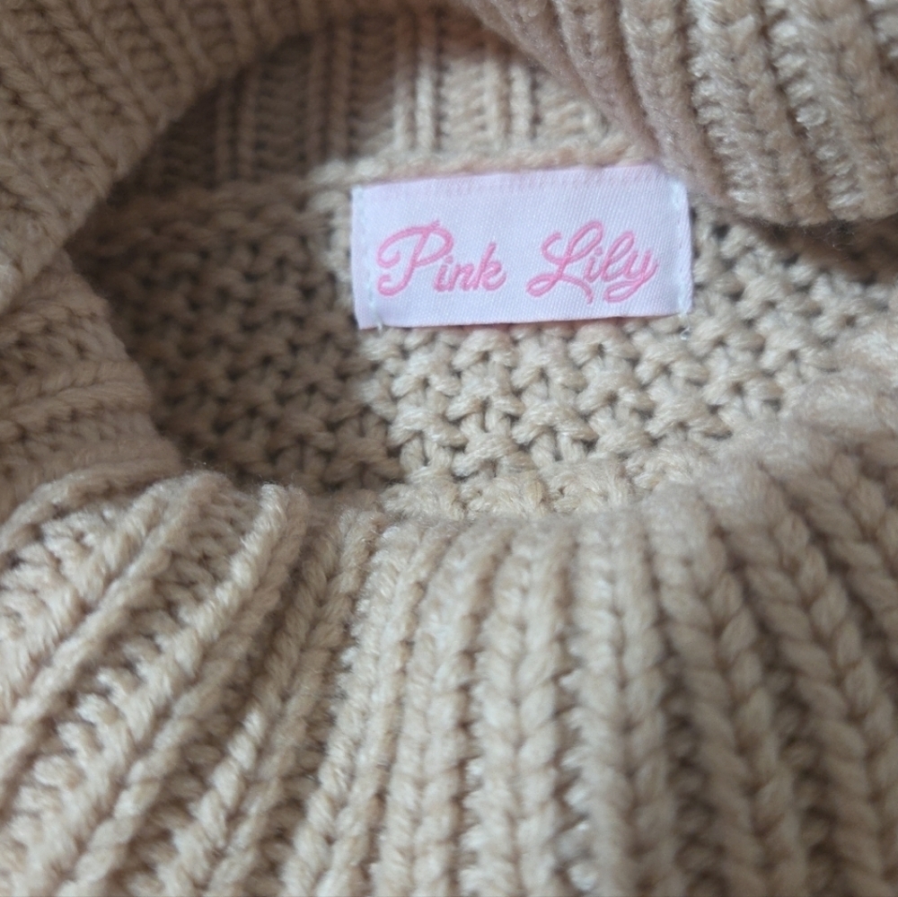 Pink Lily Turtle Neck  Tan Sweater Chunky Cable Knit Size Small - Picture 5 of 7
